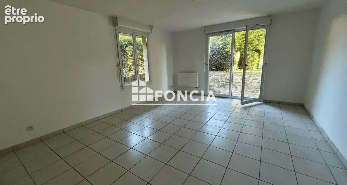 Appartement T3 libre en rez-de-chaussée avec parking privatif et cellier - photo 6