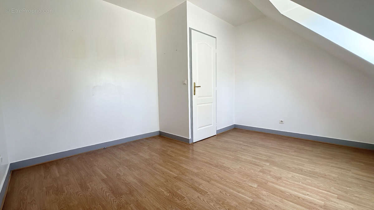 Maison 85m² à linas - photo 8
