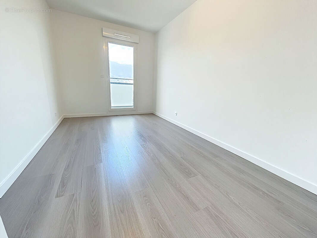 Appartement à SAINT-GENIS-POUILLY