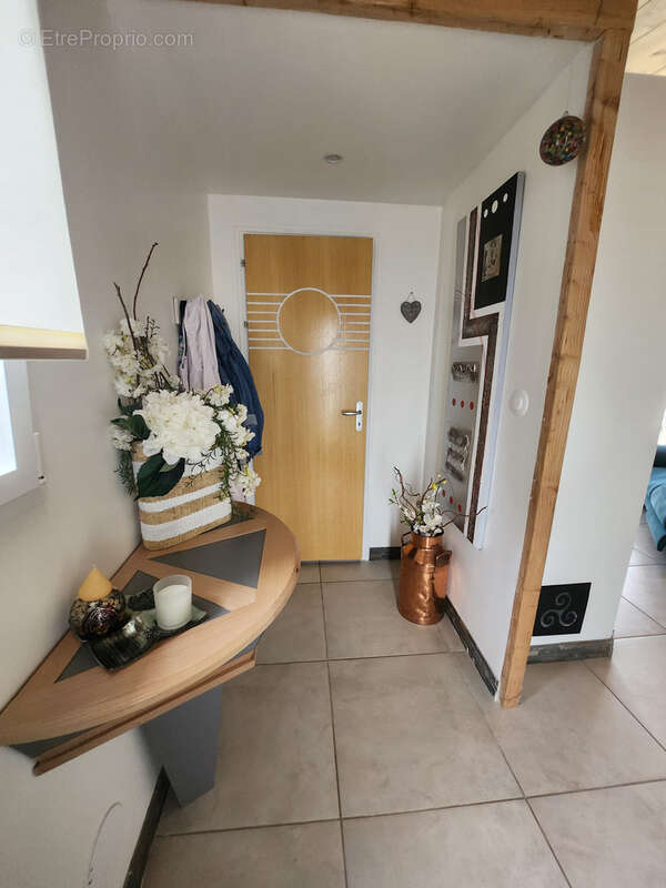 Maison avec 3 chambres dont une parentale, grande dépendance de 89m2 et spa intérieur. - photo 12