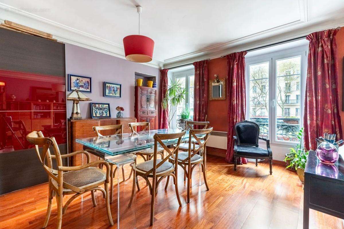 Appartement à PARIS-11E