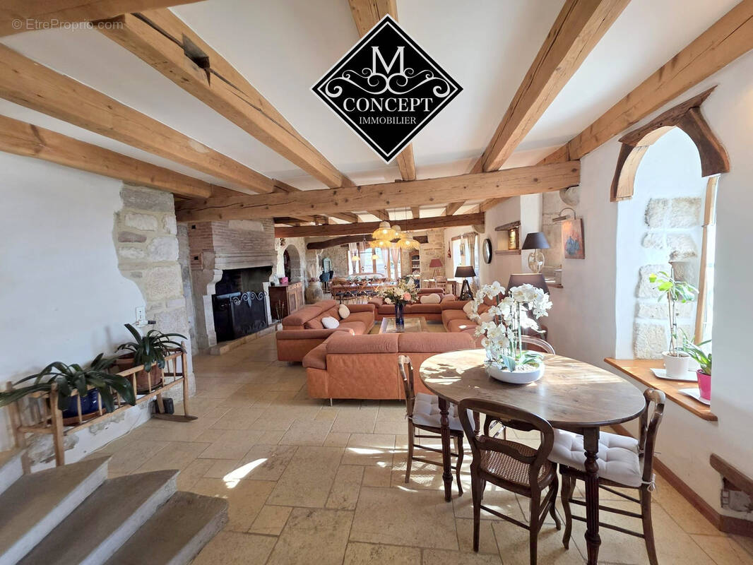 Maison à LANCRANS