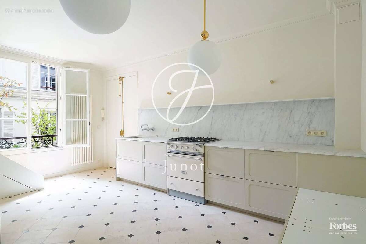 Paris 9e - CLICHY / BALLU - Duplex - 93,28m² Carrez - 2/3 chambres - photo 2