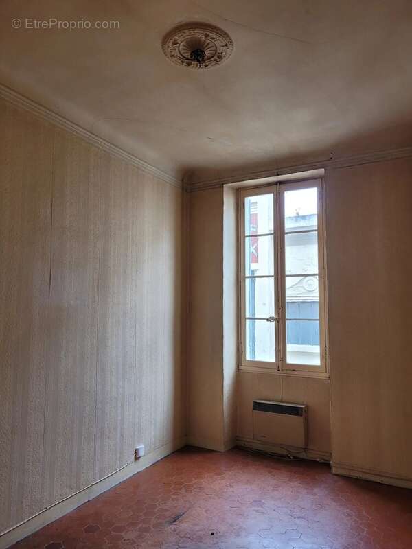 Appartement à MARSEILLE-5E