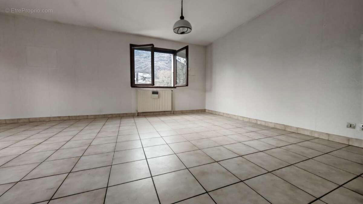 Maison à NOYAREY