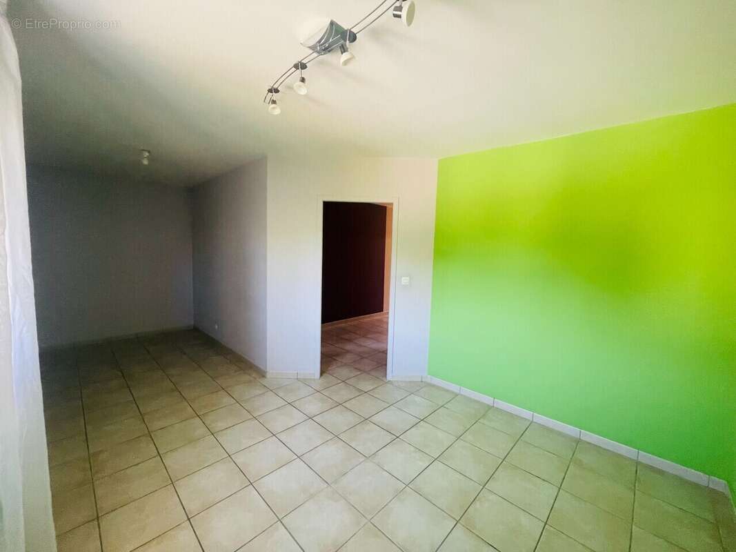 Commerce à SAINT-DONAT-SUR-L&#039;HERBASSE