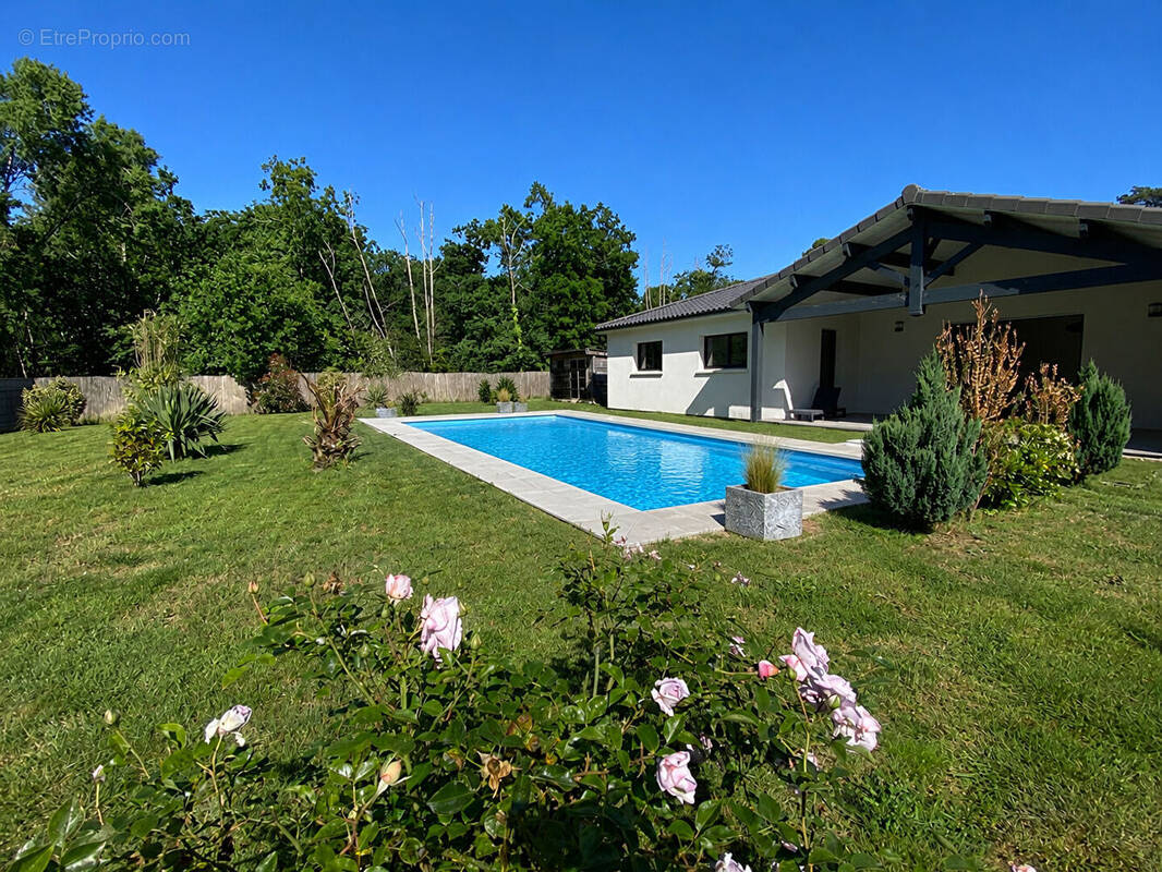 Maison à SAINT-JEAN-D'ILLAC