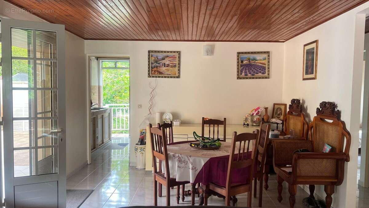 Maison 113 m² à Riviere-Salee  - photo 2