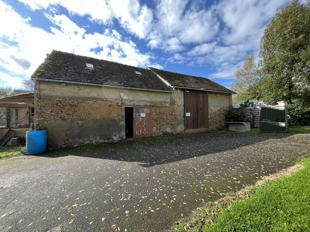 Maison 89 m² à Connerre  - photo 4