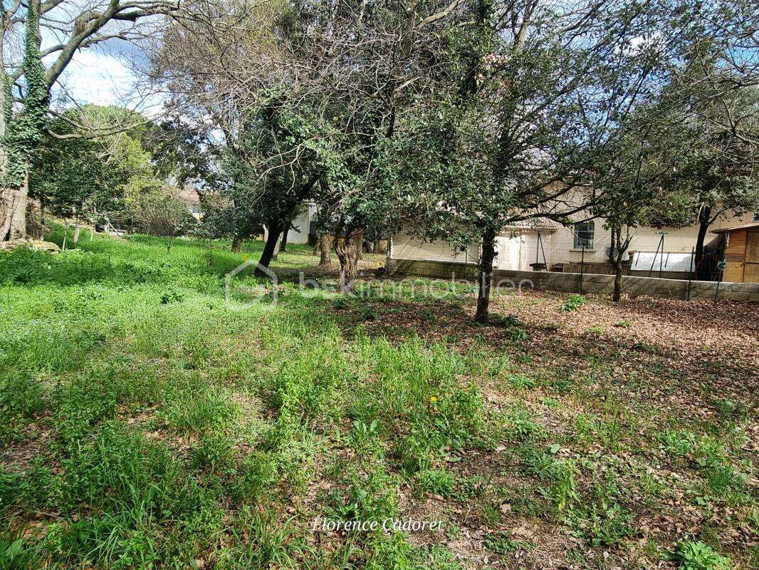 Terrain à VERS-PONT-DU-GARD