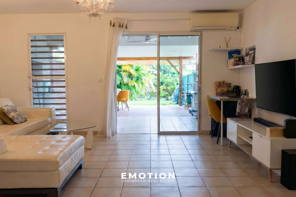 Maison à BAIE-MAHAULT