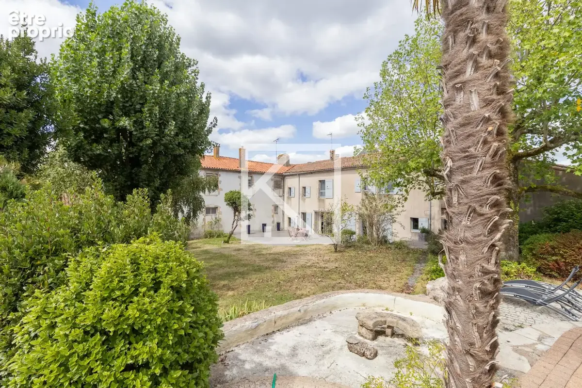 Maison 9 pièces 241 m² à vendre à Mortagne-Sur-Sevre (85290) - photo 5