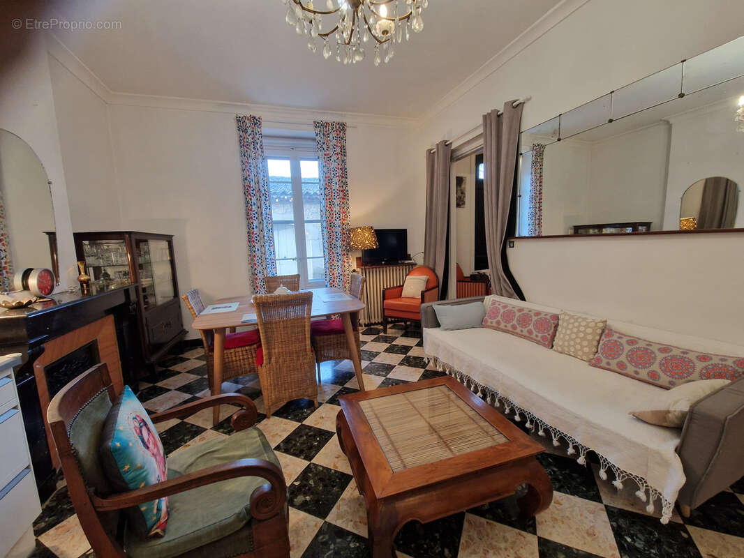 Maison à CANAULES-ET-ARGENTIERES