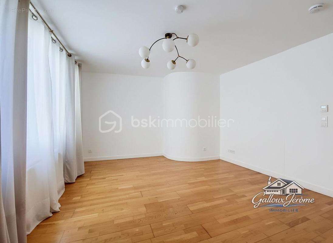 Maison sur la commune de Moussy le Vieux - photo 4