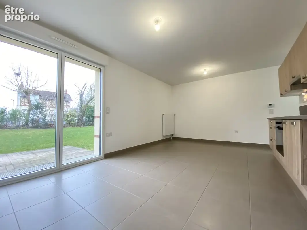 Amiens   Saint-Fuscien  T2 en rez-de-jardin avec terrasse et parking - photo 1