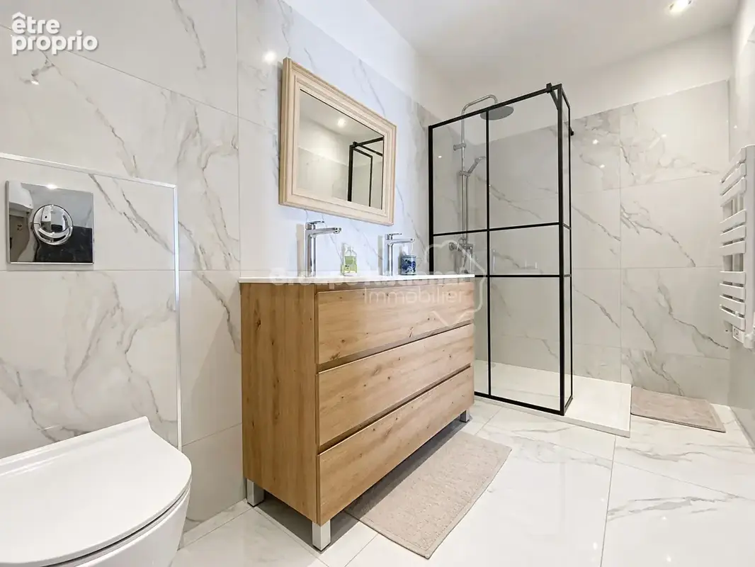 RARE ! Maison/appartement unique en plein centre ville avec piscine privée ! - photo 13