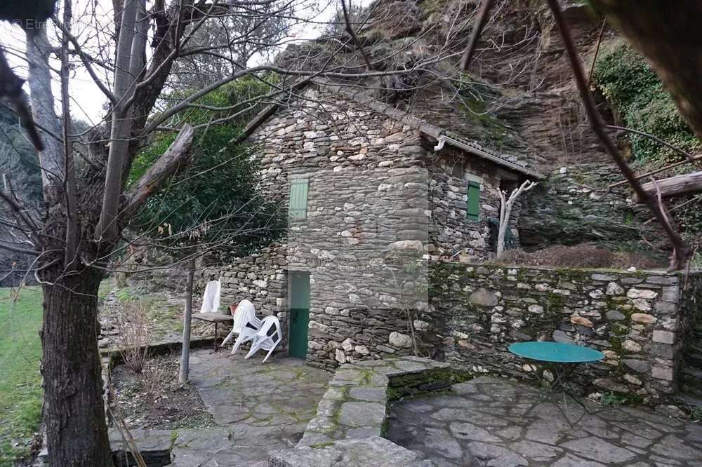 Maison à SAINT-GERMAIN-DE-CALBERTE