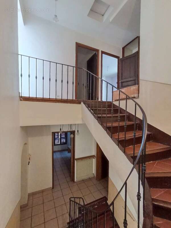 Appartement à SAINT-LAURENT-DU-VAR