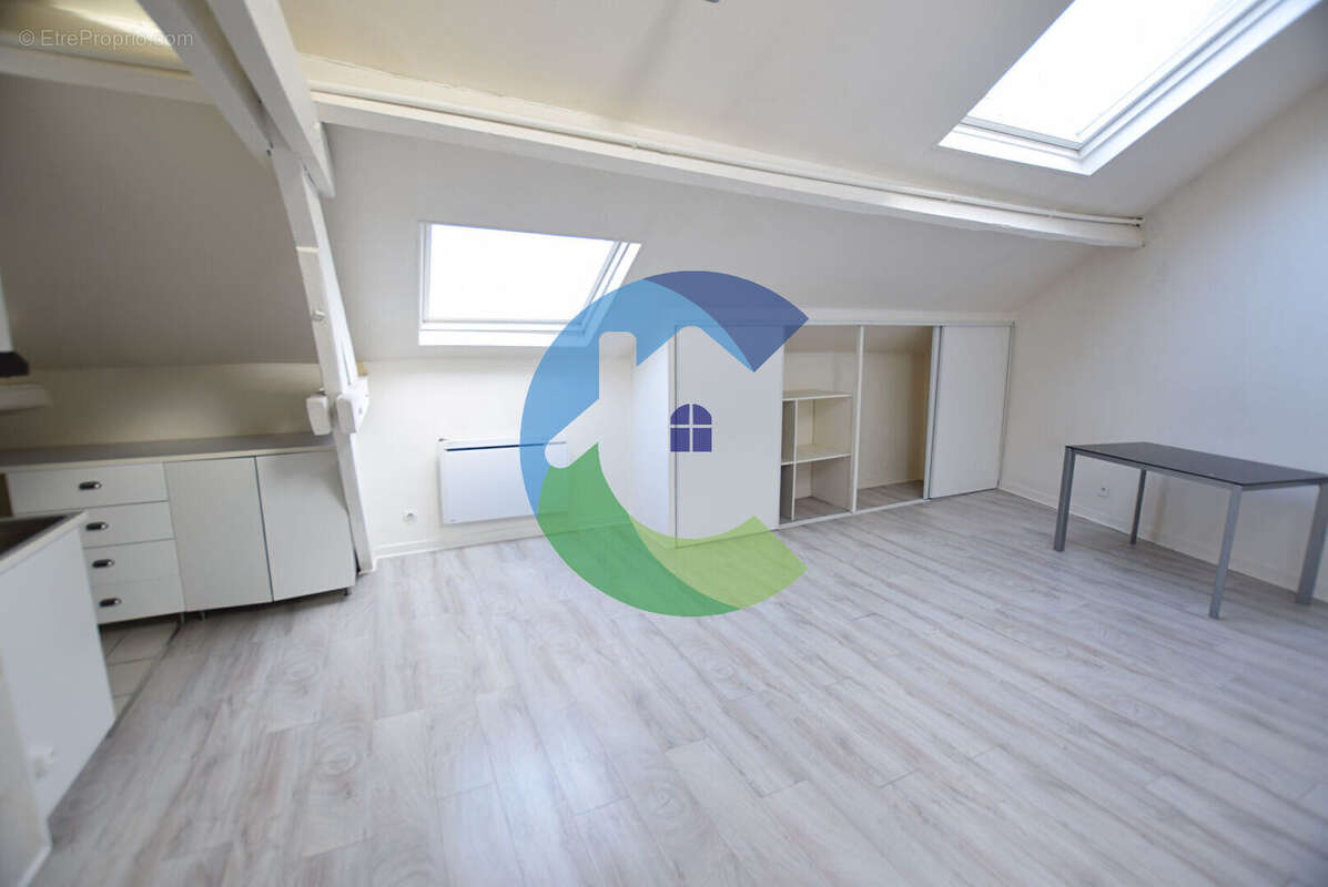 Appartement à SAULX-LES-CHARTREUX