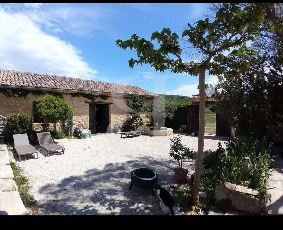 Maison à PERNES-LES-FONTAINES