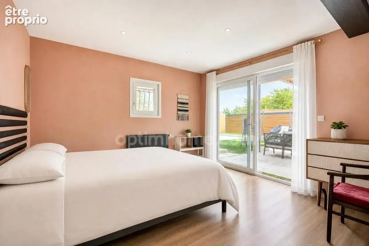 Maison à vendre à Pierre-Bénite (69600) – 136 m², 6 pièces, 4 chambres, piscine et jacuzzi - photo 9