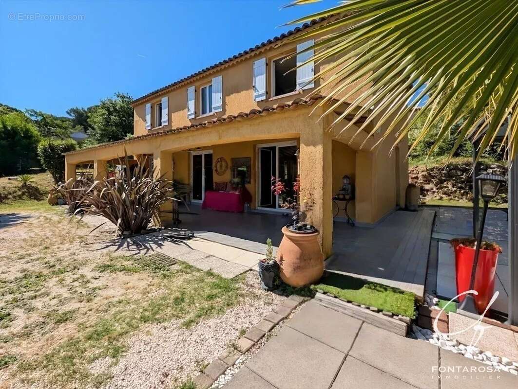 Maison à FREJUS