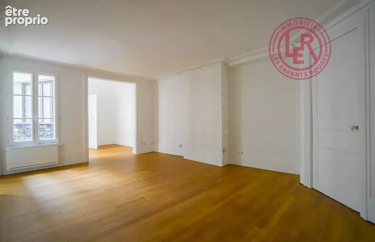 Paris 3ème - Appartement 3/4 pièces au 2ème étage plein Sud - photo 2
