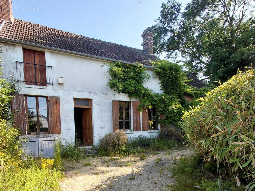 Maison à VILLENEUVE-SAINT-SALVES