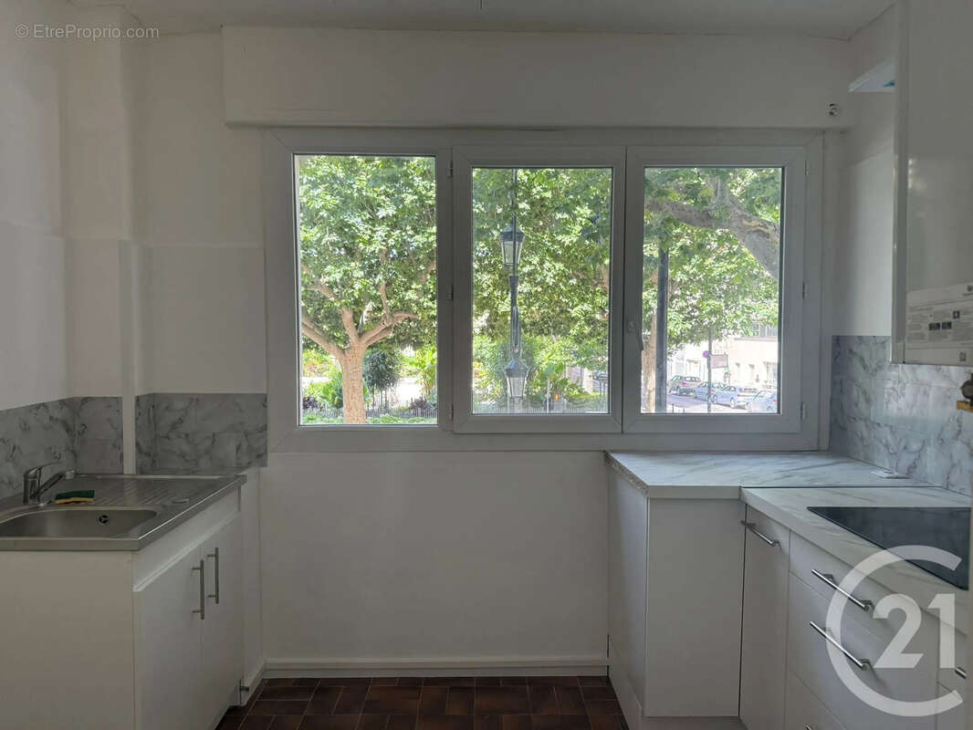 Appartement 64 m² à Sete  - photo 6