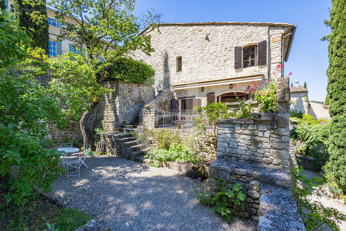 Maison à VAISON-LA-ROMAINE