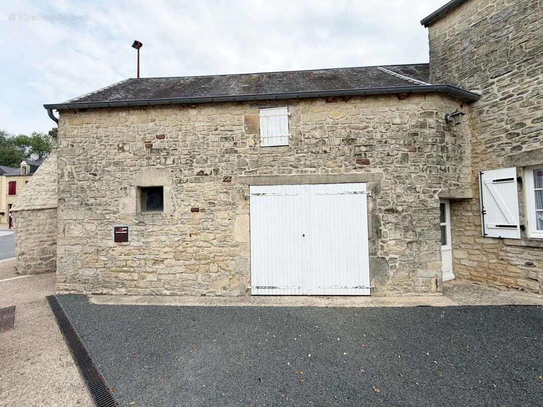 Belle propriété en pierre - Dépendances et garages - photo 16
