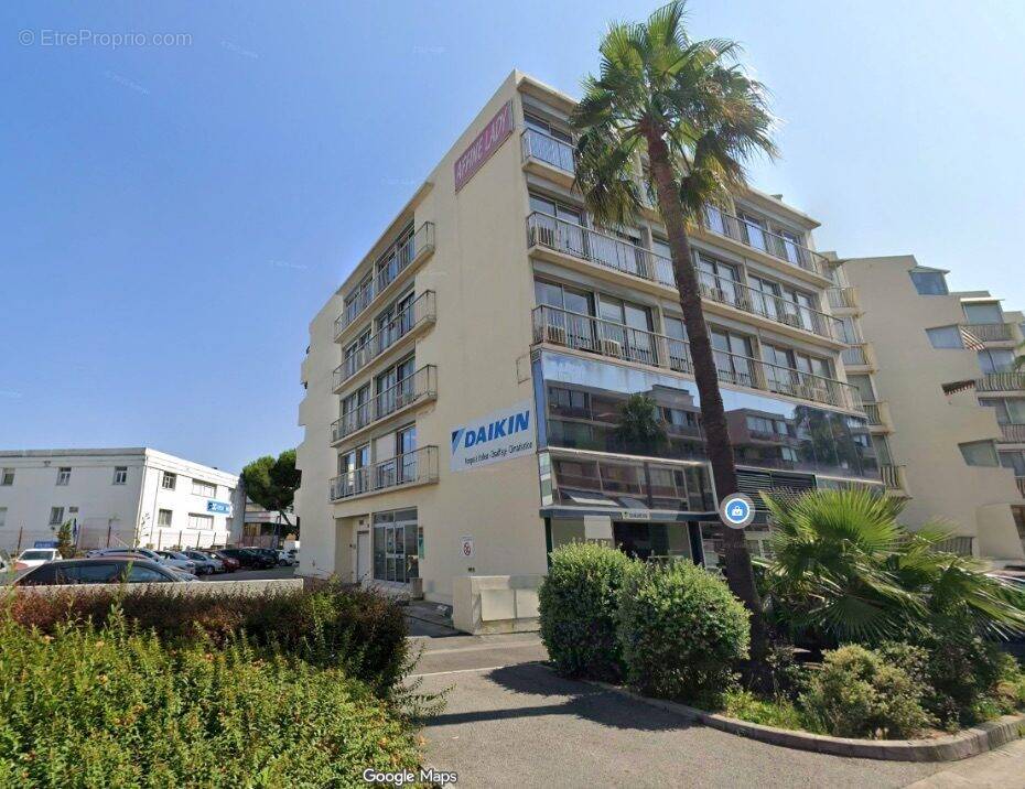 Appartement à SAINT-LAURENT-DU-VAR