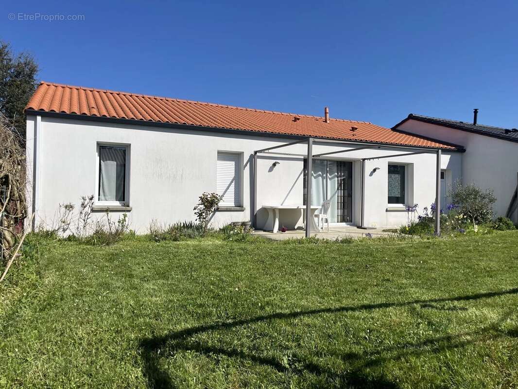 Maison à AIGREFEUILLE-SUR-MAINE