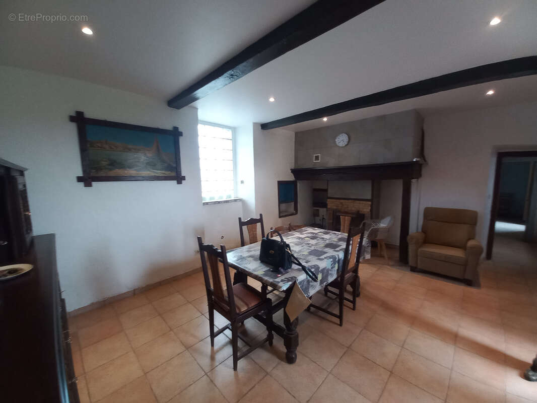 Maison à TRIE-SUR-BAISE