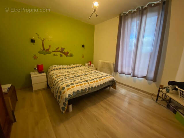 Maison à TREMBLAY-LES-VILLAGES