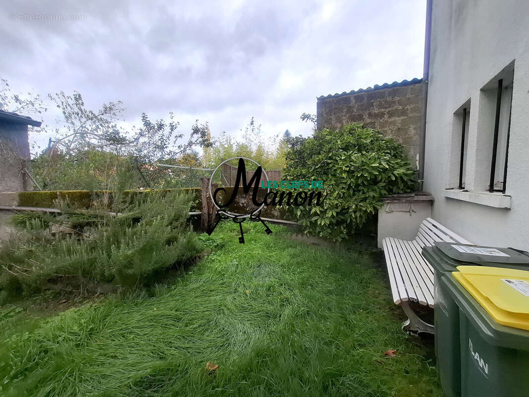 Maison à BESSINES-SUR-GARTEMPE