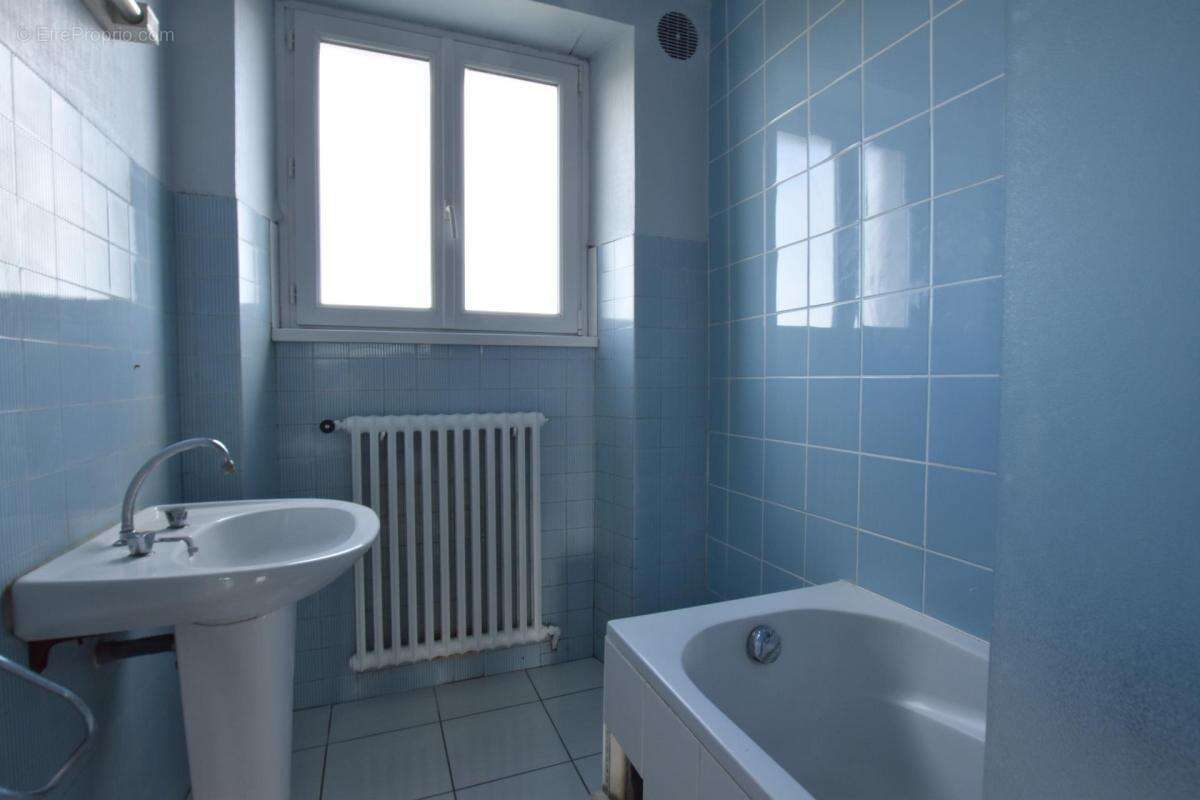 Maison à PLONEVEZ-PORZAY