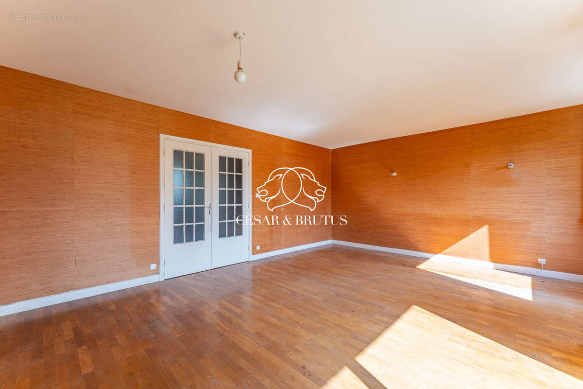 Appartement à OULLINS