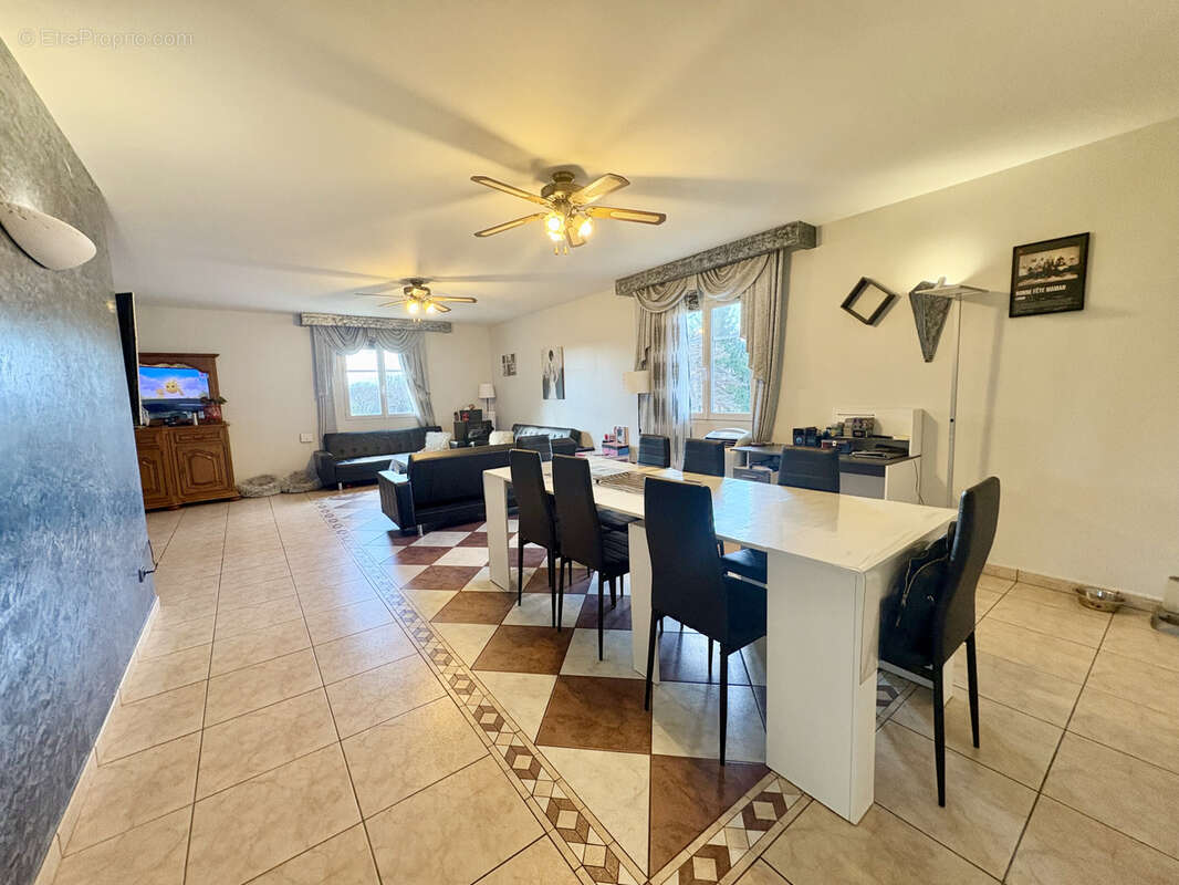 Maison à ROUSSILLON