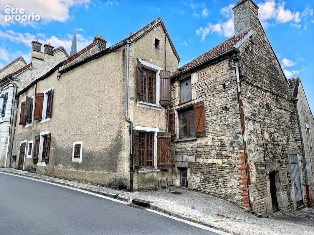 Maison à LES RICEYS