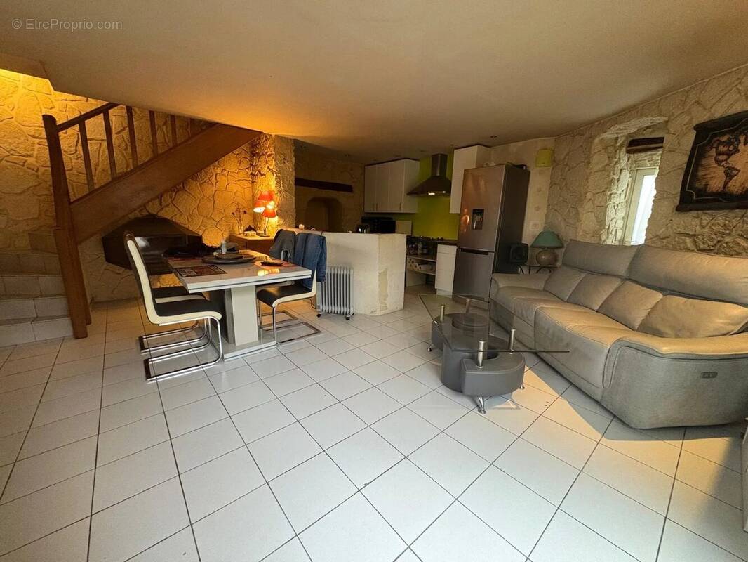 Maison à BERNAY-VILBERT