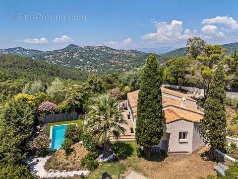 Maison à LES ADRETS-DE-L&#039;ESTEREL