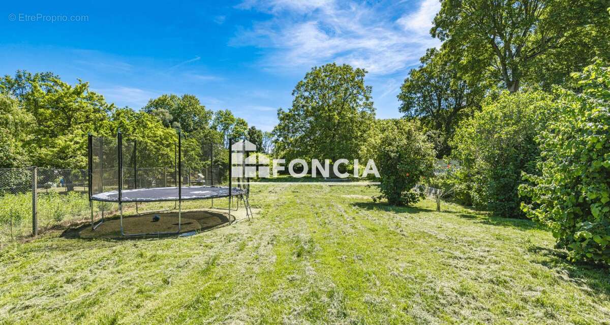 Maison familiale de 145 m² avec 4 chambres, grand jardin, terrasse et garage à Tours-sur-Marne - photo 13