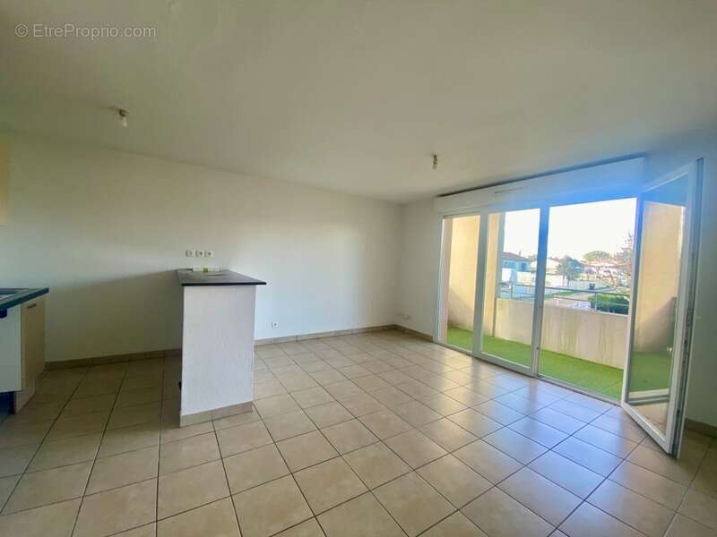 Appartement à SAINT-CAPRAIS-DE-BORDEAUX