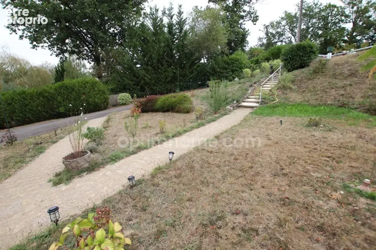 LA GACILLY MORBIHAN, Belle maison familiale de 5 chambres vendue en Viager occupé - photo 4