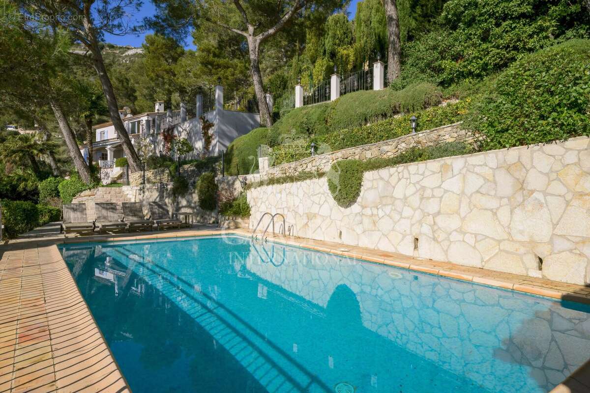 Maison à EZE