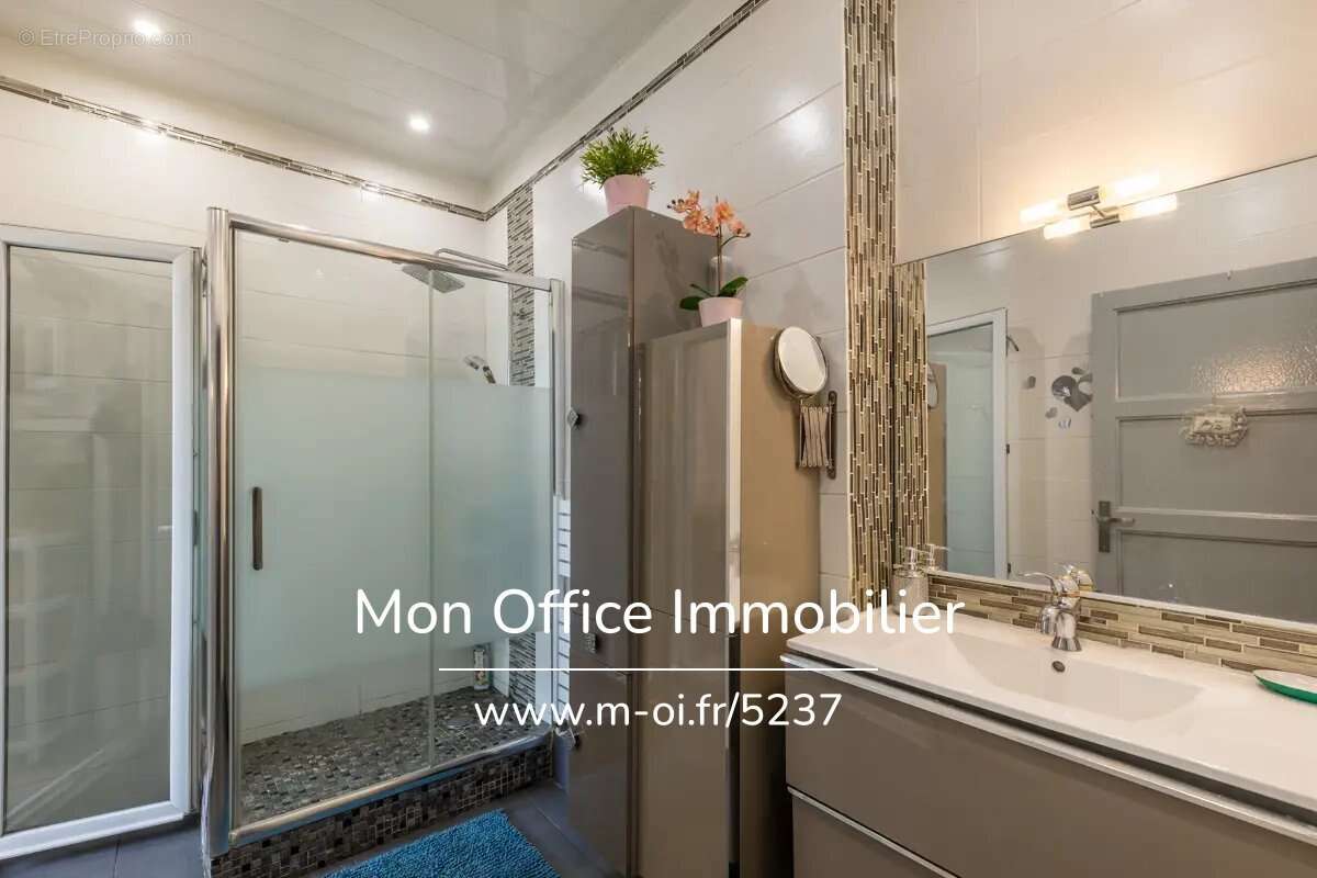 Appartement à MARSEILLE-3E