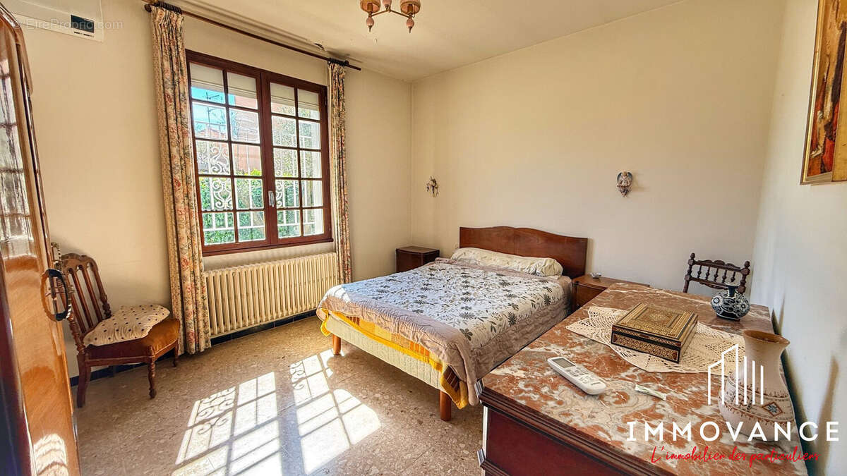 Maison à SAINT-BRES