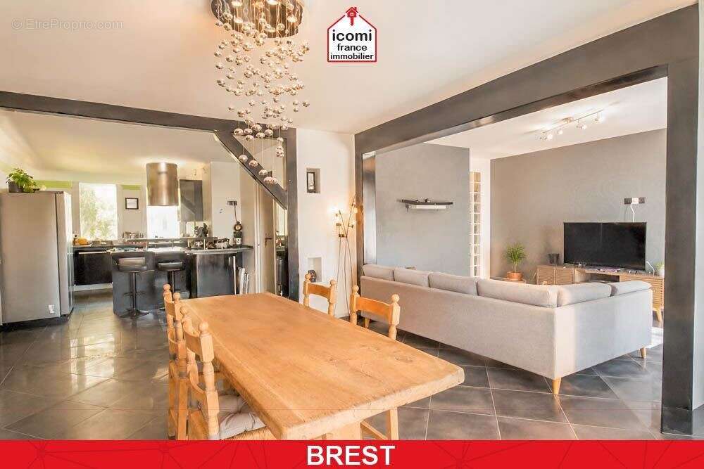 Finistere - brest (29200) - a vendre - appartement de 96 m² - 3 chambres - piece de vie de 50 m² - 3 balcons - ascenseur -  plac - photo 2
