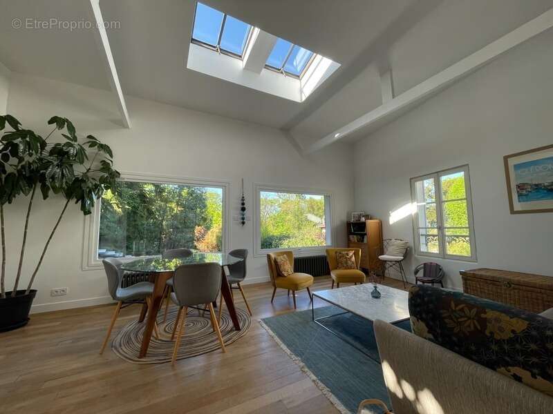 Maison à LA CELLE-SAINT-CLOUD